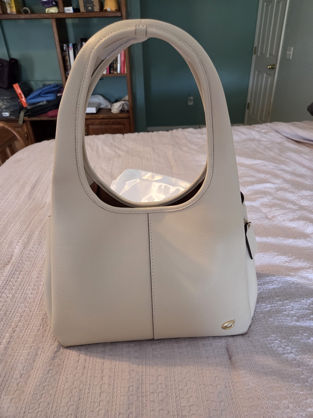 EUC Coach Large Lana Ivory Shoulder Bag